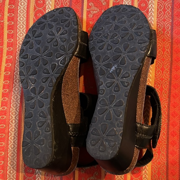 Womens Size 7 Aetrex Arielle Wedge Sandals Black Leather Comfort Cork EUC - Picture 4 of 5